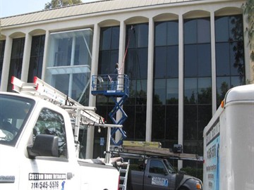 Commercial window cleaning